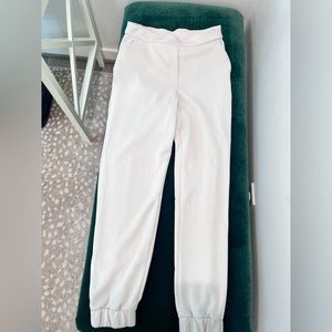NWT Lululemon Softstreme High Rise Joggers. Cream Size 8.